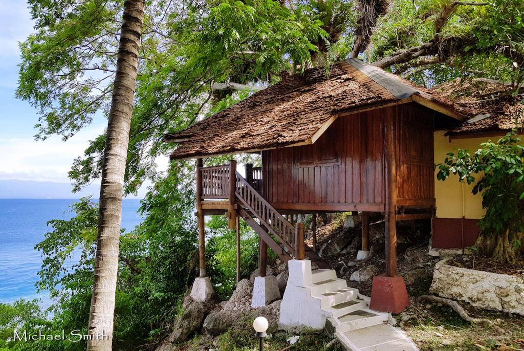 Prince John Dive Resort Donggala Esterno foto