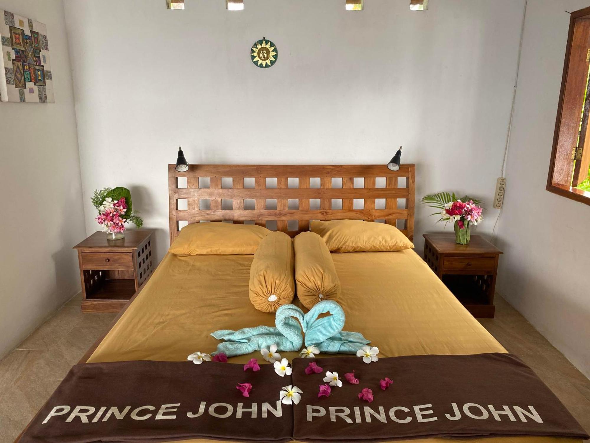Prince John Dive Resort Donggala Esterno foto