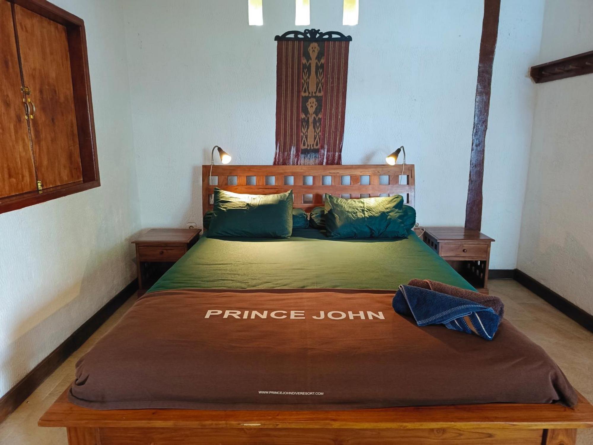 Prince John Dive Resort Donggala Esterno foto
